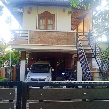Vintage Inn Homestay Cherai Beach Exterior foto